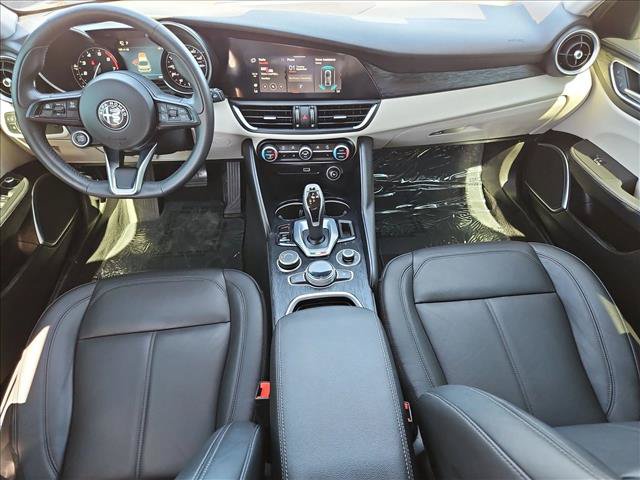 Used 2020 Alfa Romeo Giulia w/ Quick Order Package 22K Sport RWD image 17