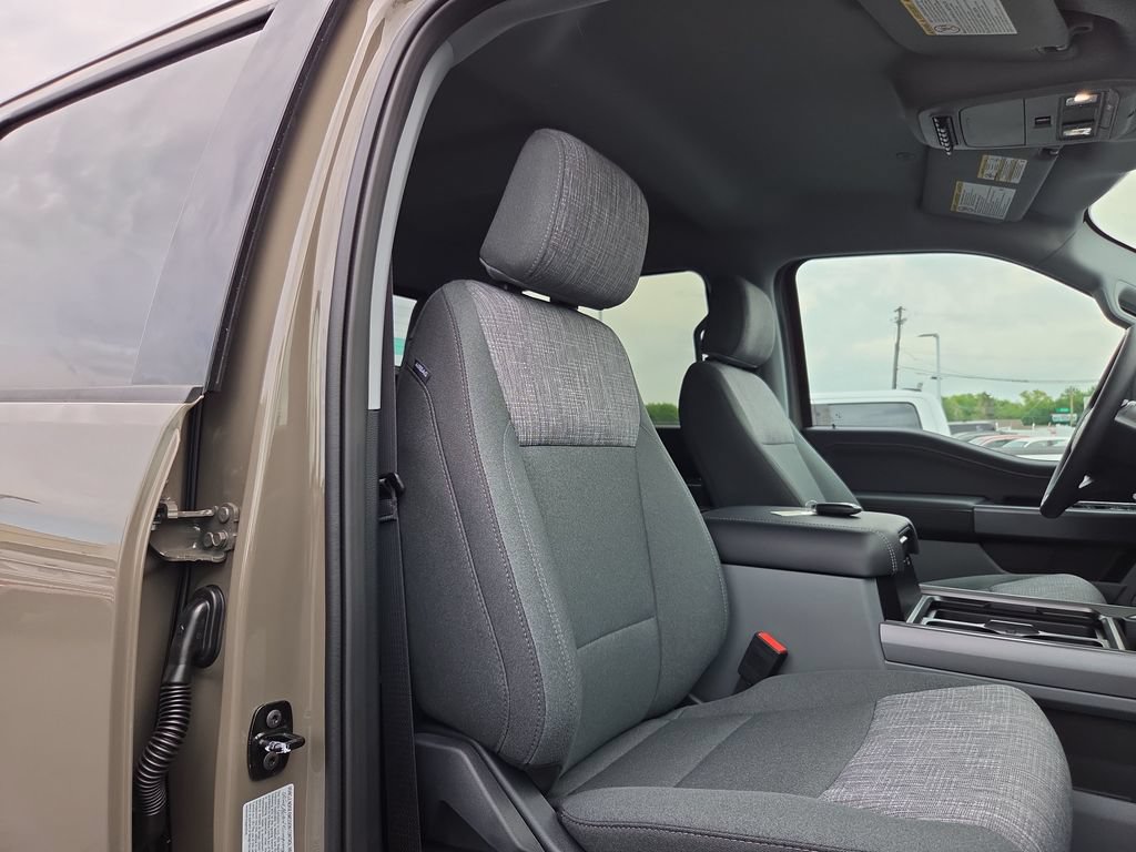 New 2027 Ford F250 XLT w/ XLT Premium Package AWD/4WD image 20