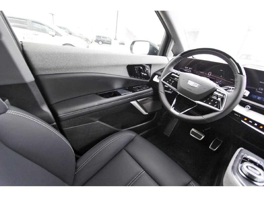 New 2027 Cadillac Optiq Luxury AWD/4WD image 8