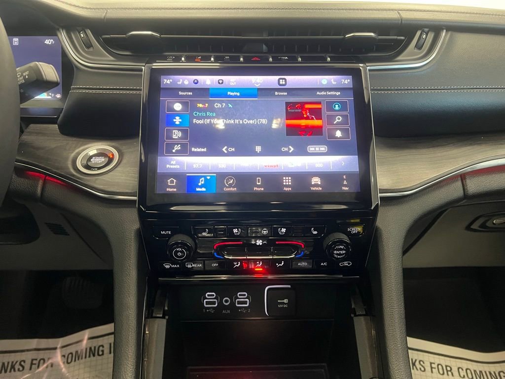 Used 2024 Jeep Grand Cherokee Overland image 12