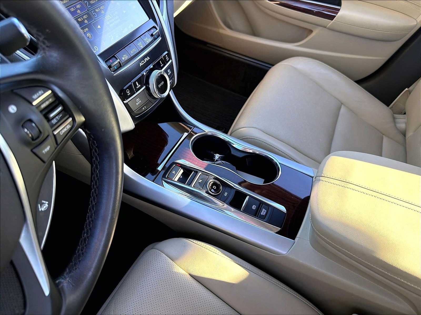 Used 2015 Acura TLX w/ Technology Package FWD image 18