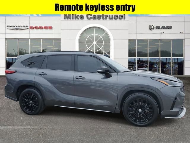 Used 2023 Toyota Highlander XSE image 3