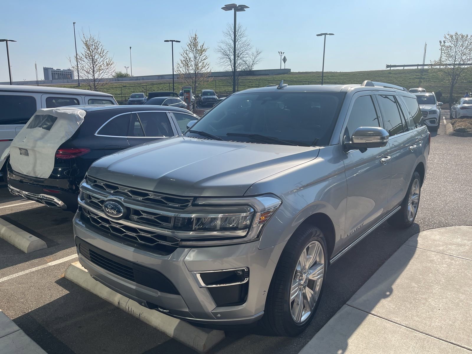 Used 2024 Ford Expedition Platinum image 1