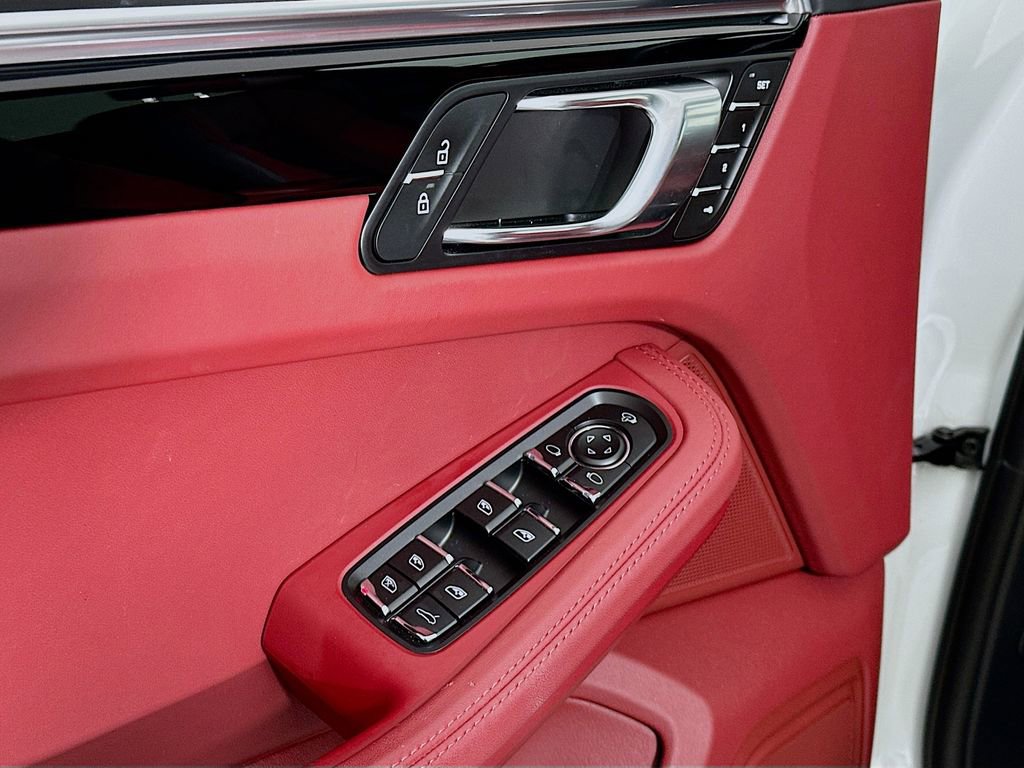Used 2023 Porsche Macan S image 20