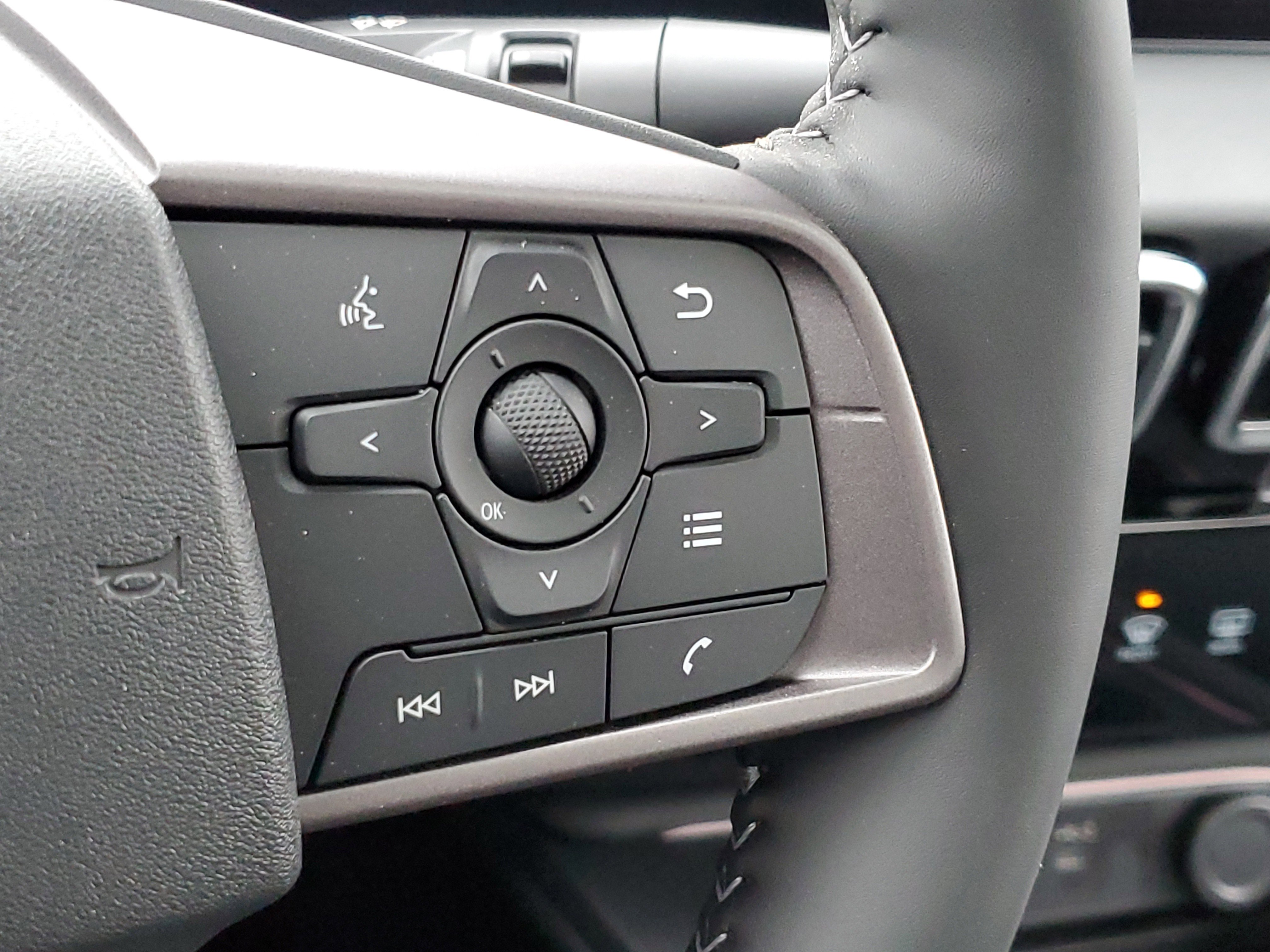 New 2026 Nissan Sentra SV w/ SV Convenience Package image 12