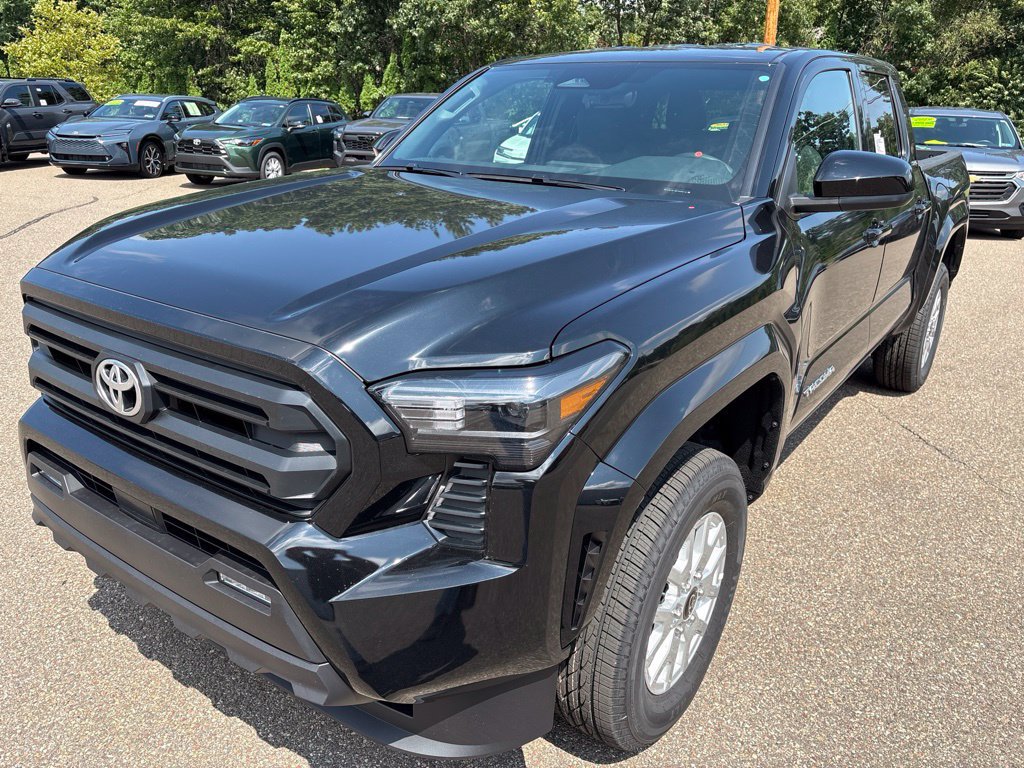 Used 2026 Toyota Tacoma SR5 AWD/4WD image 2