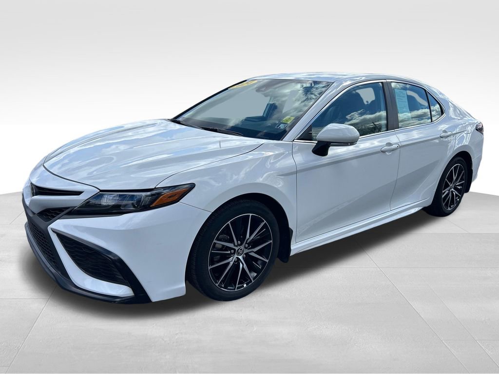 Certified 2024 Toyota Camry SE image 1