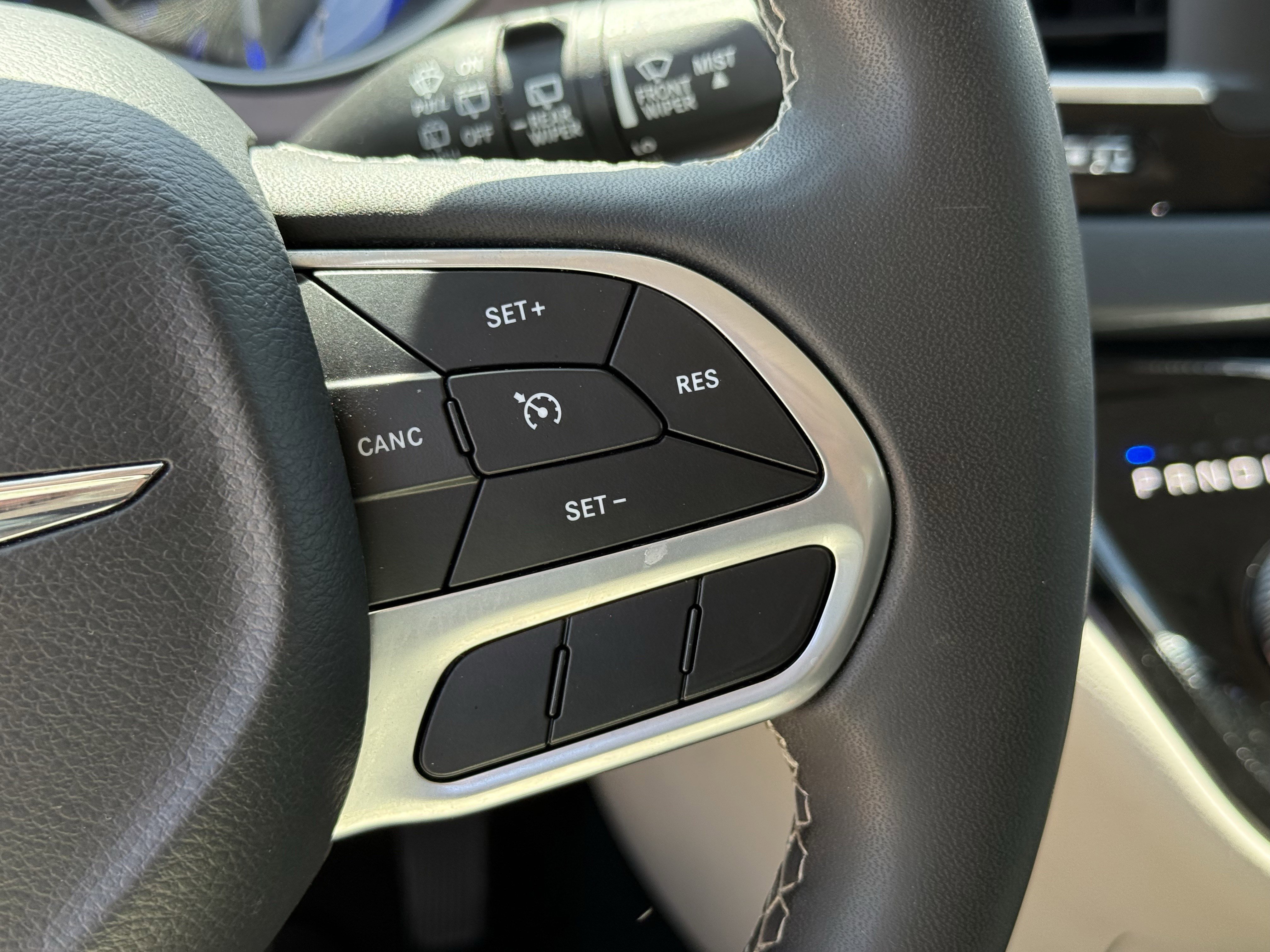 Used 2023 Chrysler Voyager LX image 17