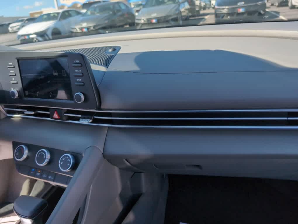New 2026 Hyundai Elantra SE FWD image 22