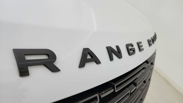 Used 2025 Land Rover Range Rover SE image 16