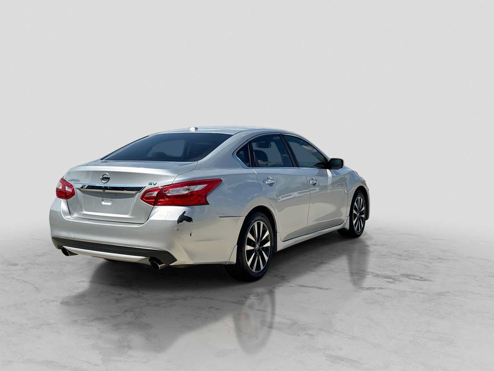 Used 2016 Nissan Altima 2.5 SV FWD image 6