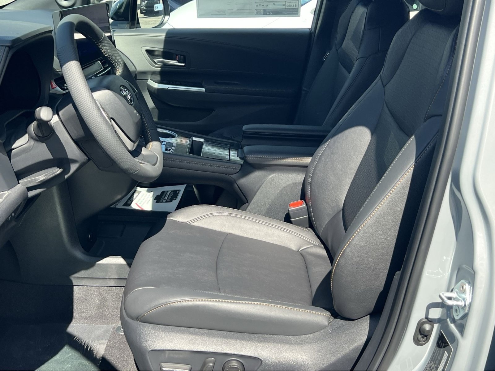 New 2026 Toyota Sienna XLE Woodland Edition AWD/4WD image 7