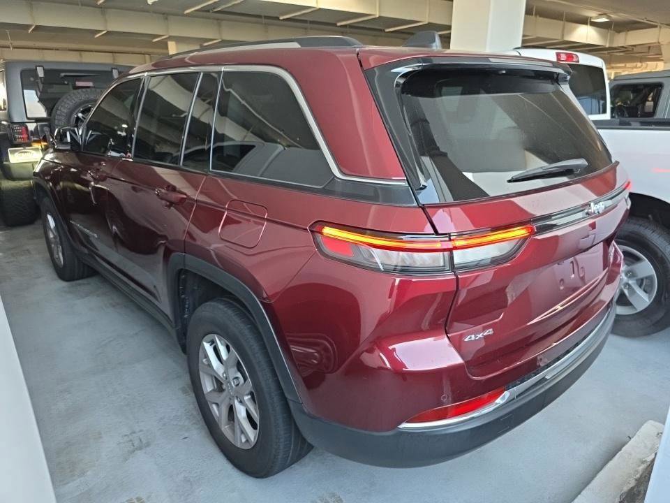 Used 2022 Jeep Grand Cherokee Limited AWD/4WD image 4