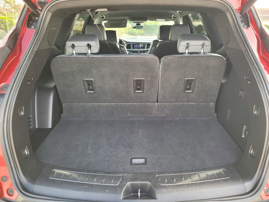 Used 2024 Buick Enclave Premium AWD/4WD image 10