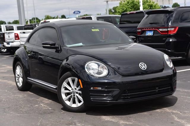 Used 2018 Volkswagen Beetle 2.0T S FWD image 2