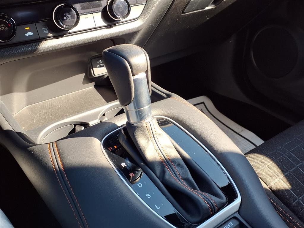 Used 2025 Honda HR-V Sport image 8