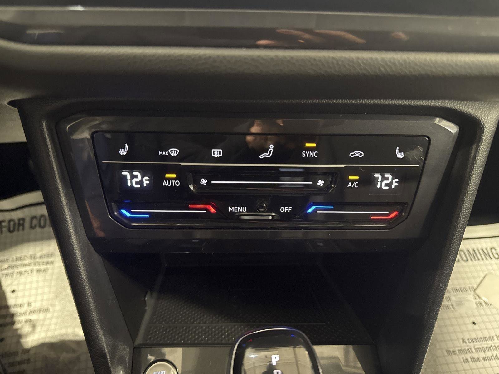 Used 2022 Volkswagen Tiguan SE image 16