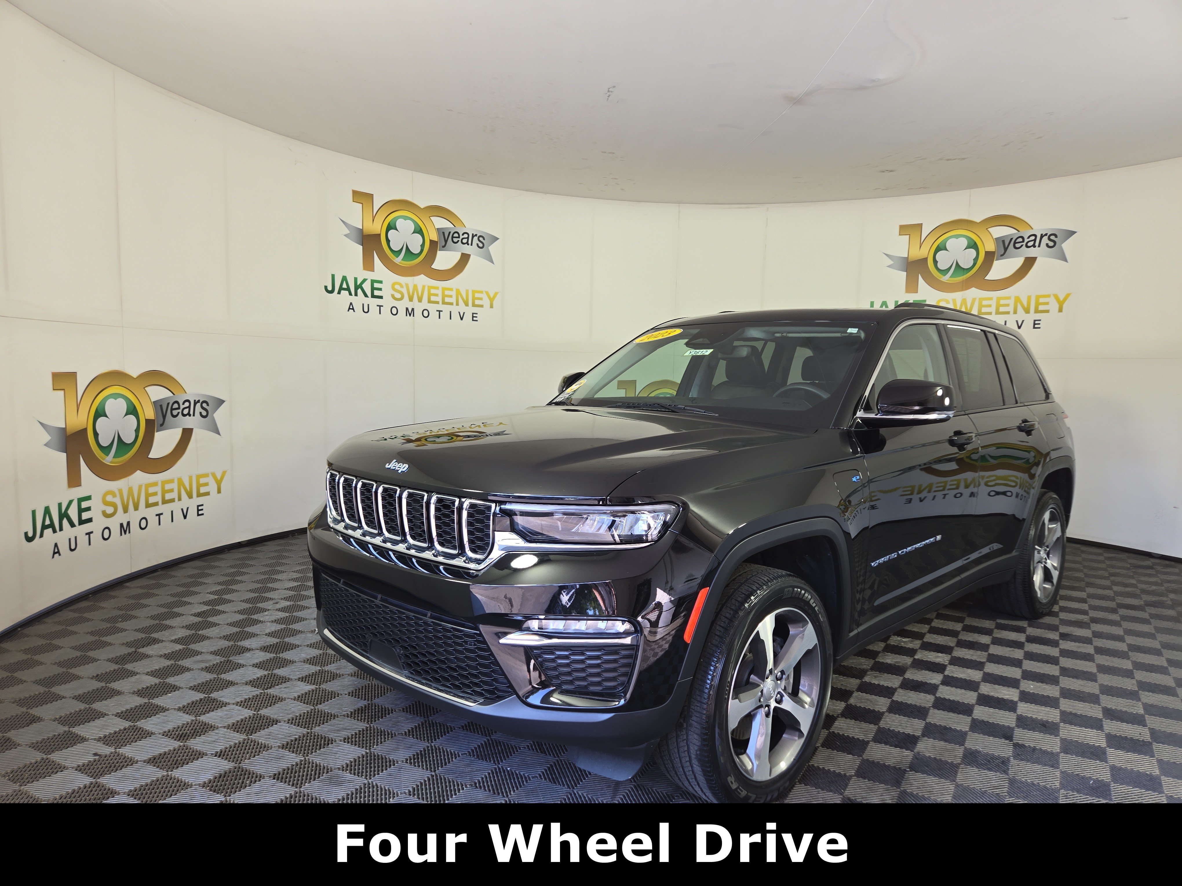 Used 2023 Jeep Grand Cherokee 4WD 4xe image 3
