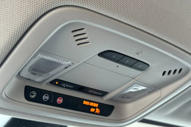 Used 2020 Chevrolet Traverse RS image 25