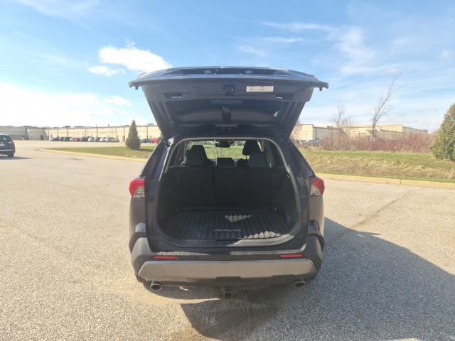 Used 2020 Toyota RAV4 Limited image 10