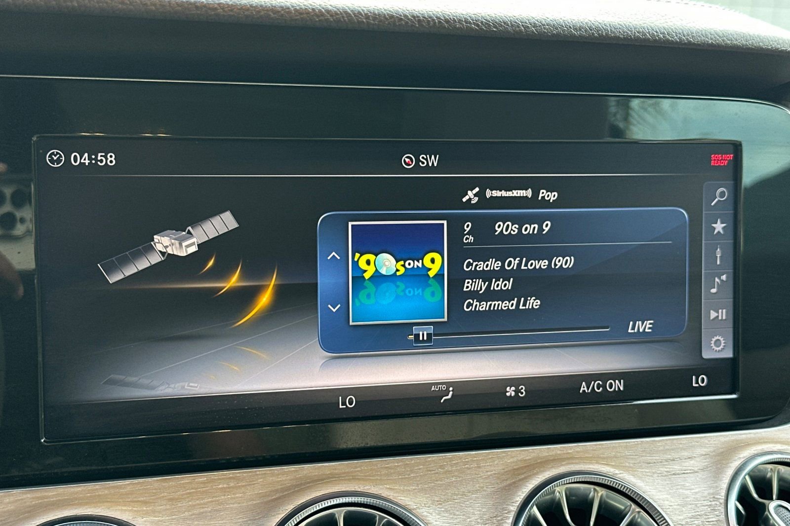 Used 2018 Mercedes-Benz E 400 E 400 image 17