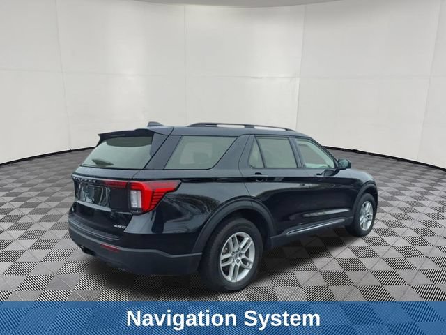 Used 2025 Ford Explorer Active AWD/4WD image 5