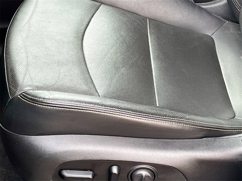 Used 2020 Chevrolet Equinox LT w/ Midnight Edition image 19