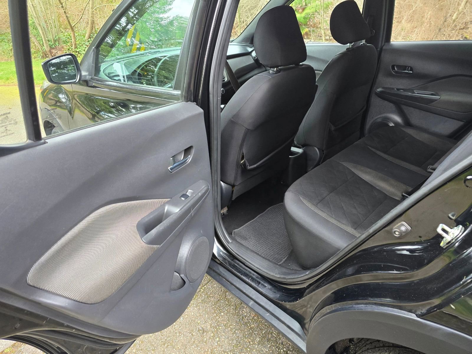 Used 2019 Nissan Kicks SV image 17