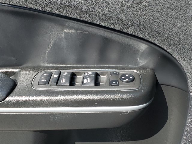 Used 2023 Chrysler 300 Touring w/ Sport Appearance Package RWD image 21