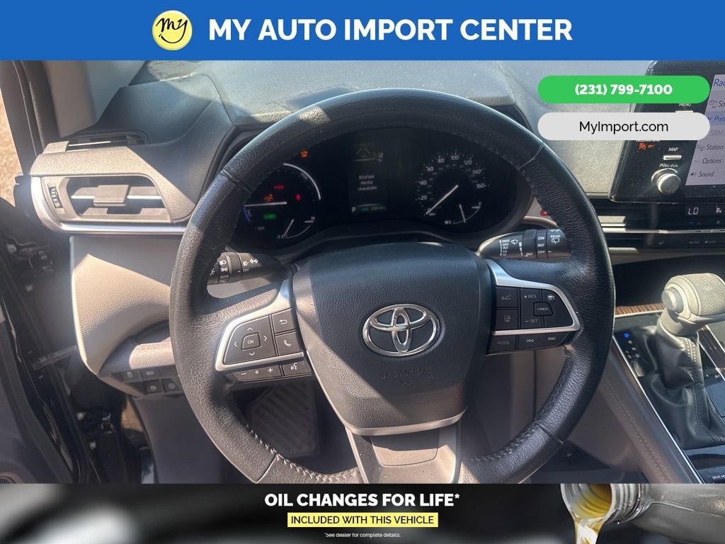 Used 2023 Toyota Sienna XLE image 9