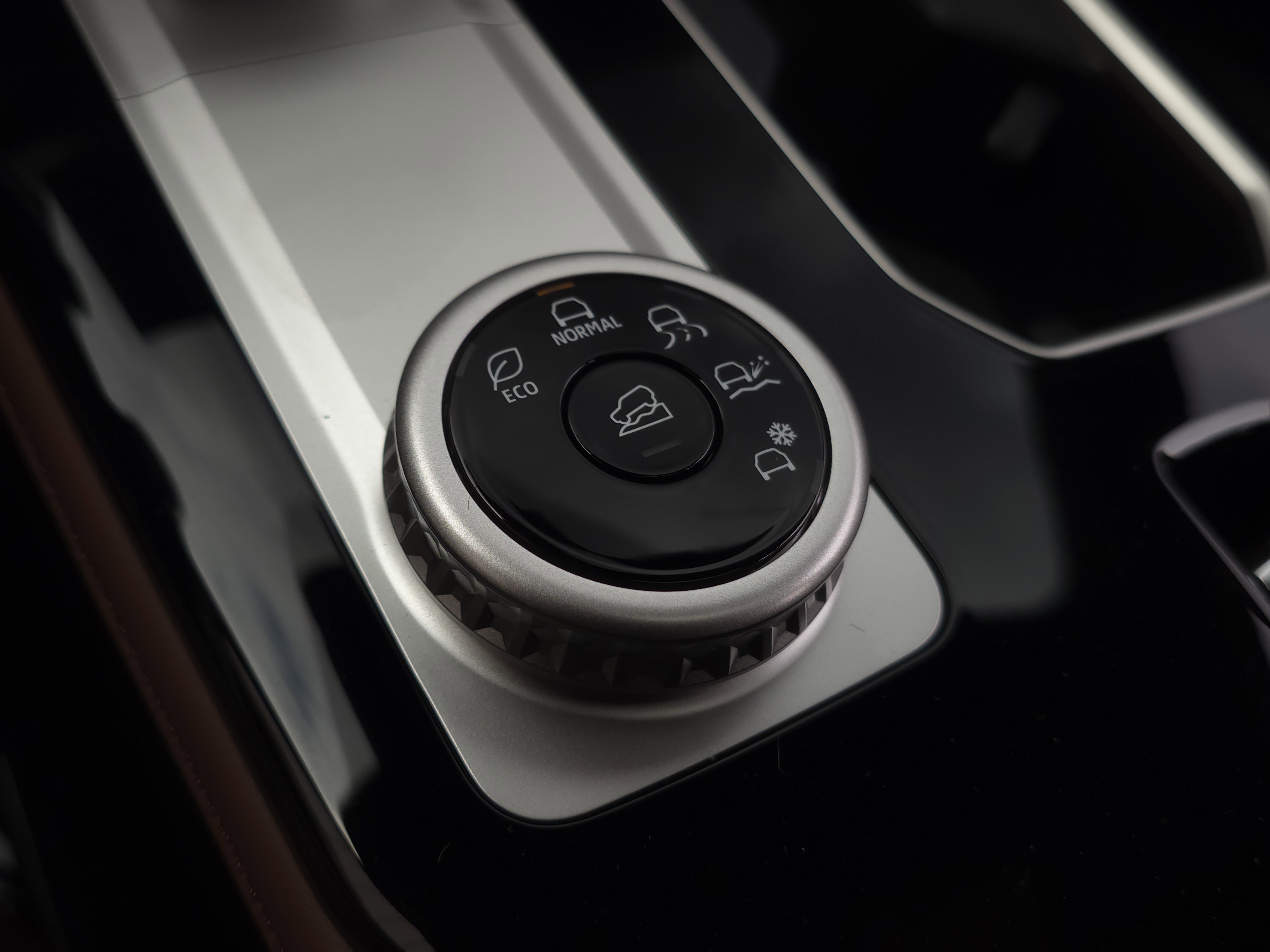 New 2025 Mitsubishi Outlander SEL image 21