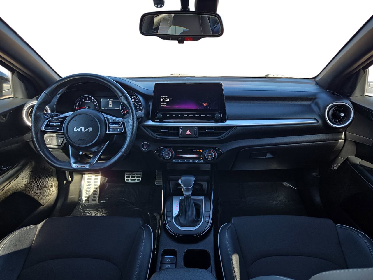 Used 2024 Kia Forte GT-Line image 9