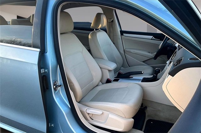 Used 2012 Volkswagen Passat 2.5 SE image 24
