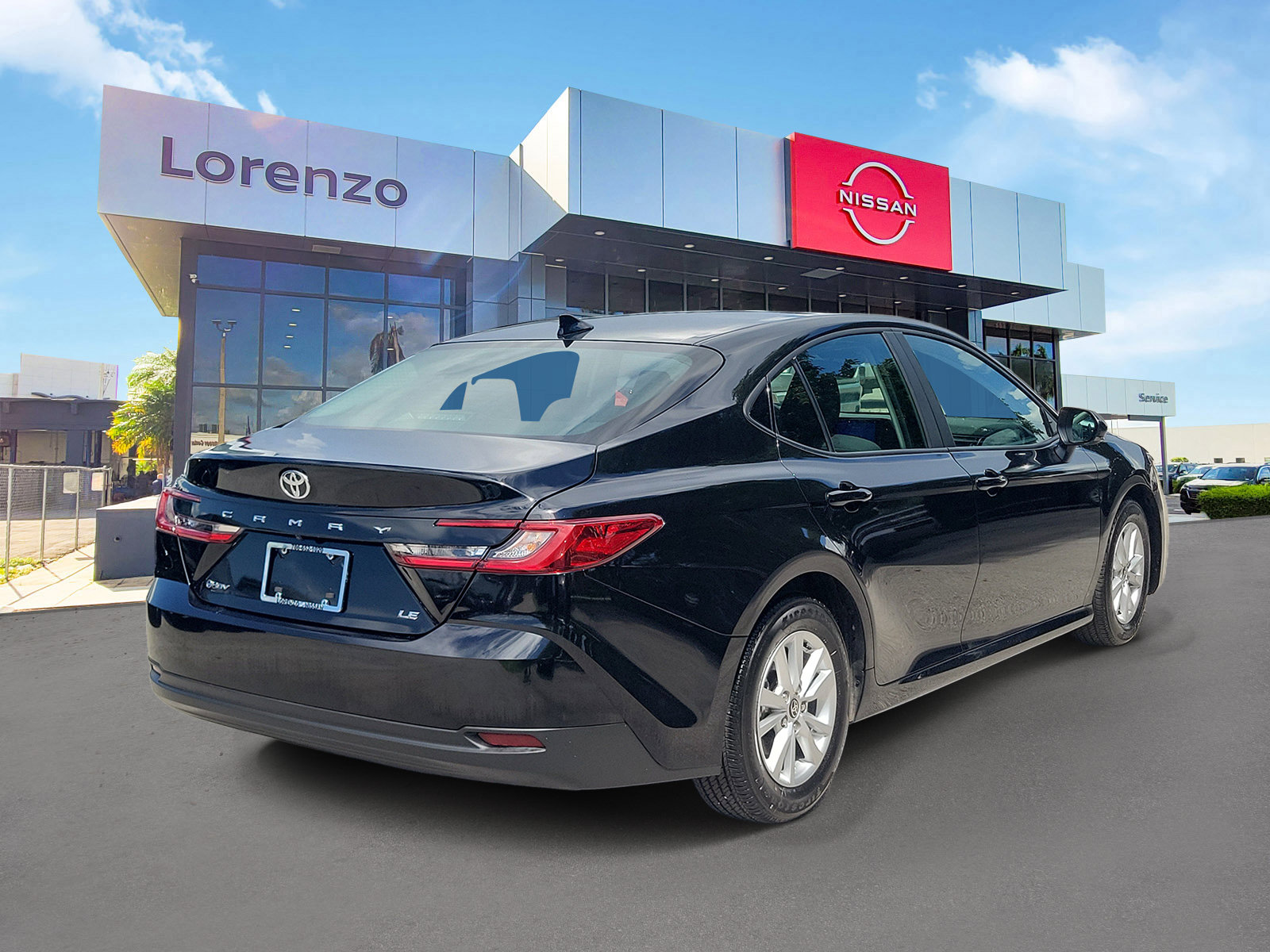 Used 2025 Toyota Camry LE FWD image 5