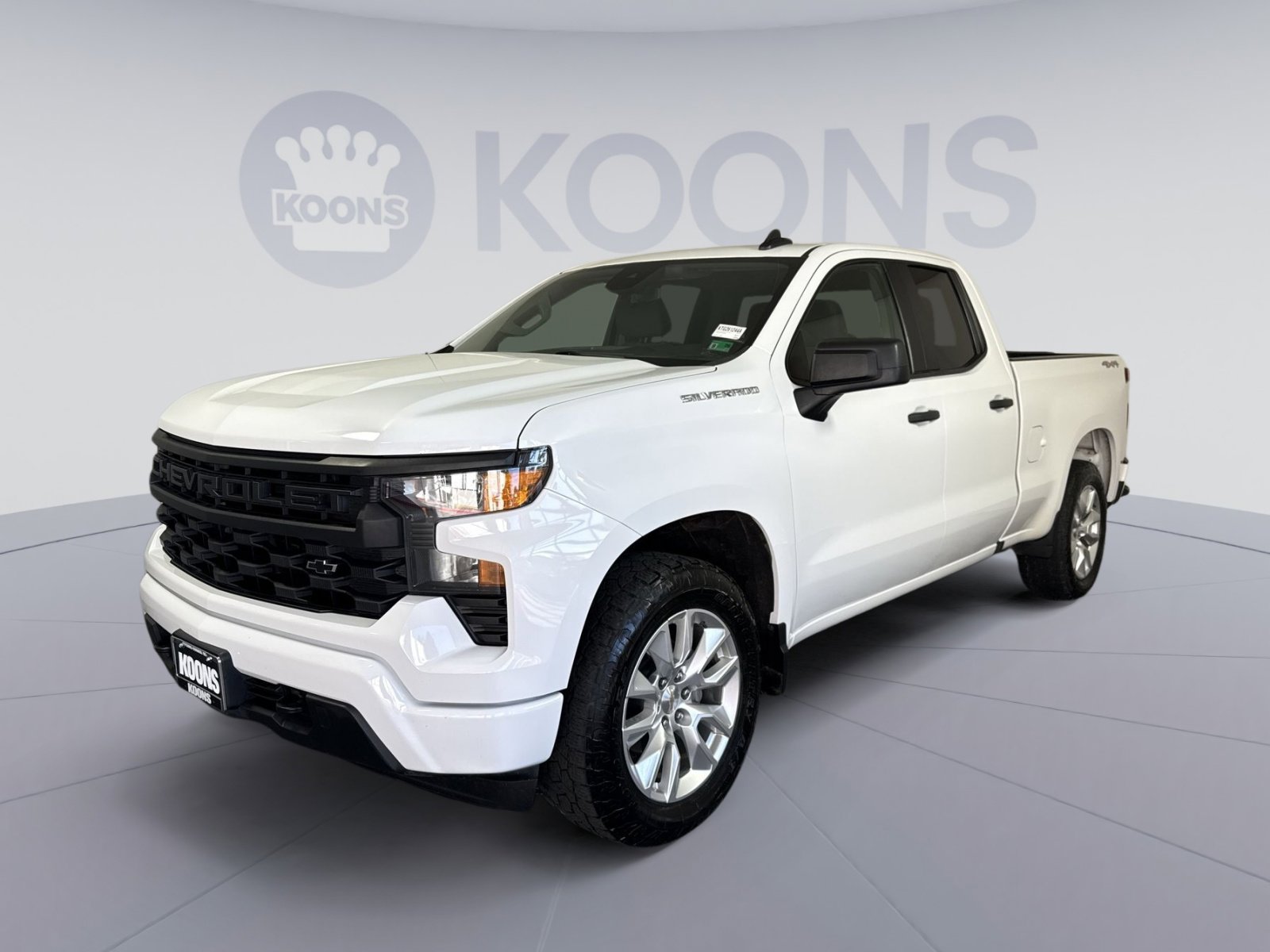 Used 2023 Chevrolet Silverado 1500 Custom AWD/4WD image 1