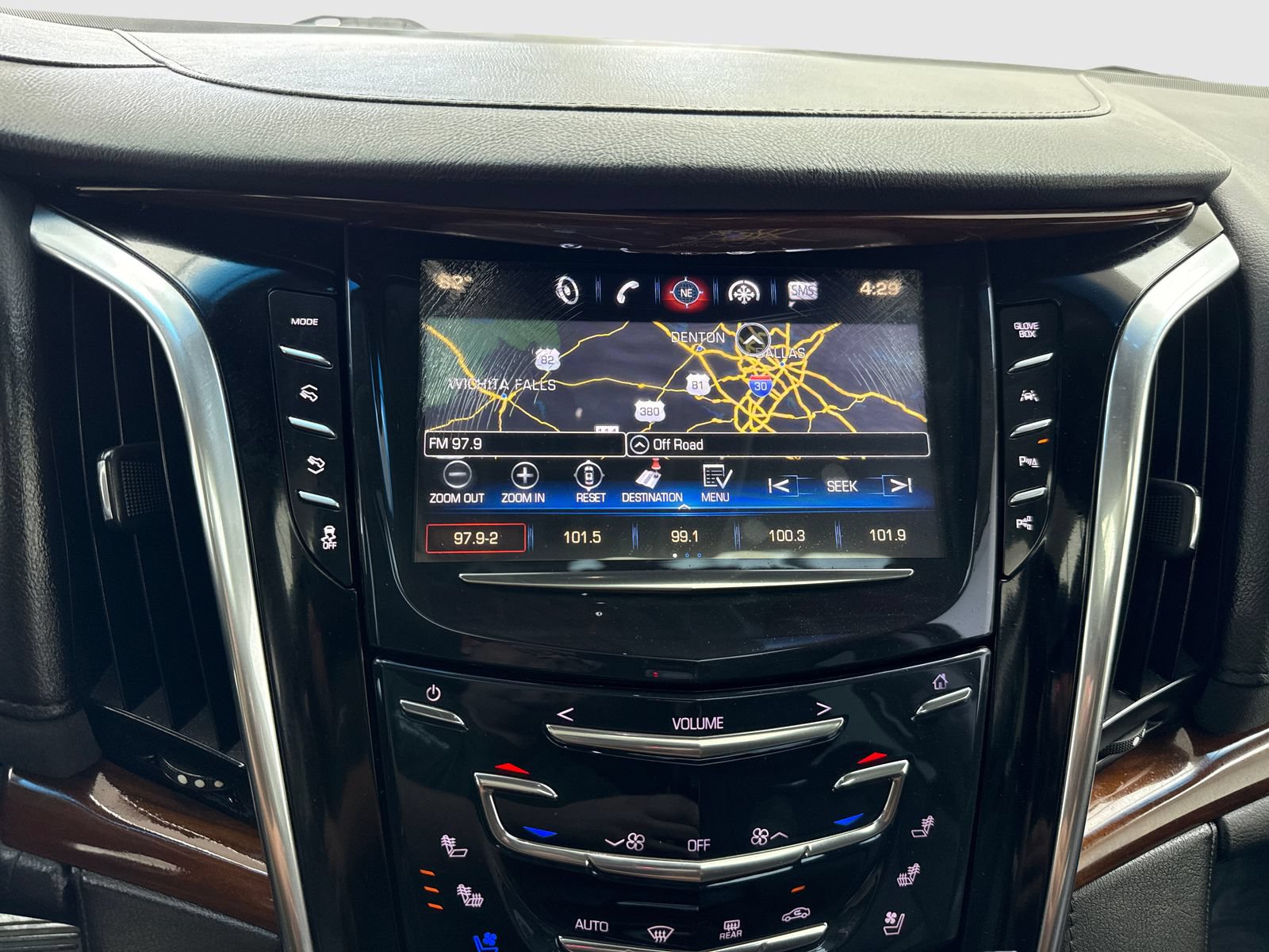 Used 2018 Cadillac Escalade Luxury AWD/4WD image 28