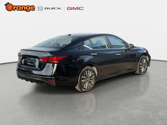 Used 2024 Nissan Altima 2.5 SV FWD image 3