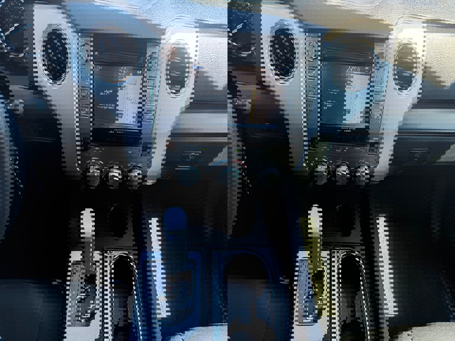 Used 2017 Toyota Tundra SR5 w/ SR5 Upgrade Package image 15