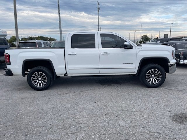 Used 2018 GMC Sierra 1500 SLT w/ SLT Premium Package image 4