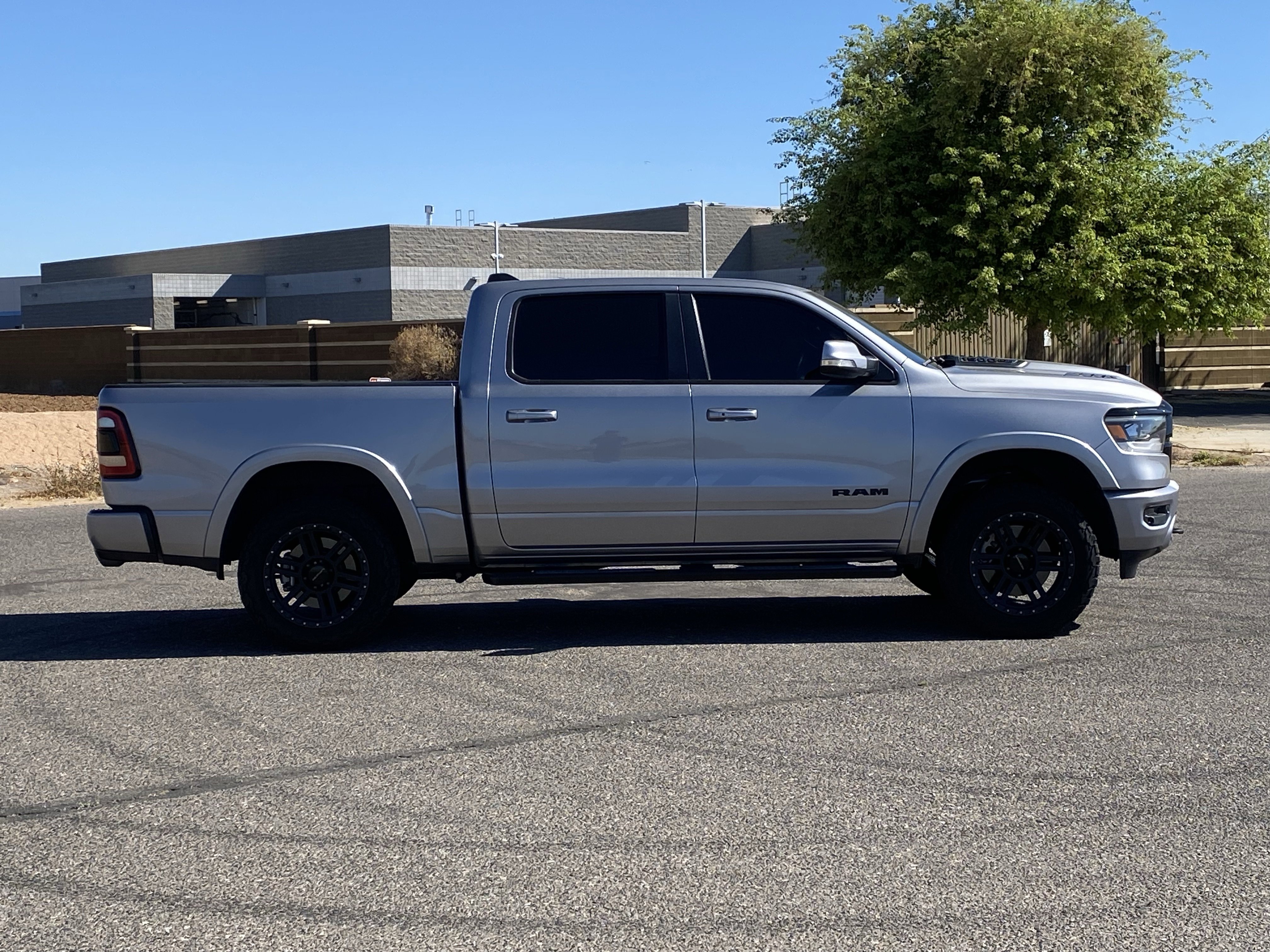 Used 2020 RAM 1500 Laramie image 2