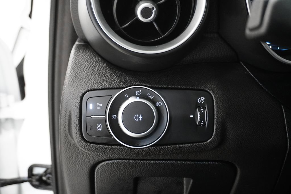 Used 2024 Alfa Romeo Giulia Ti image 17