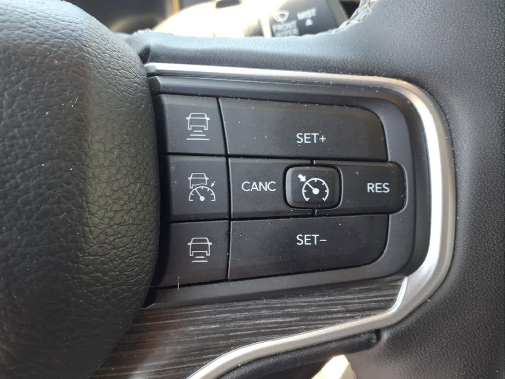 Used 2023 Jeep Wagoneer L Series II AWD/4WD image 20