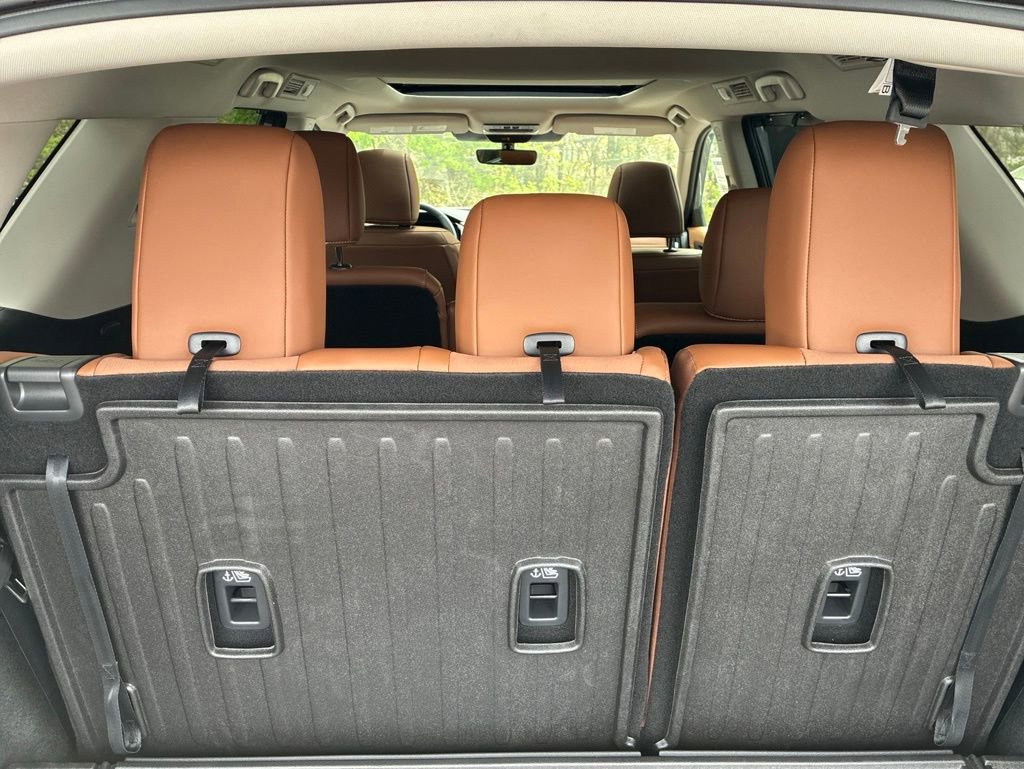 New 2026 Nissan Pathfinder Platinum AWD/4WD image 14