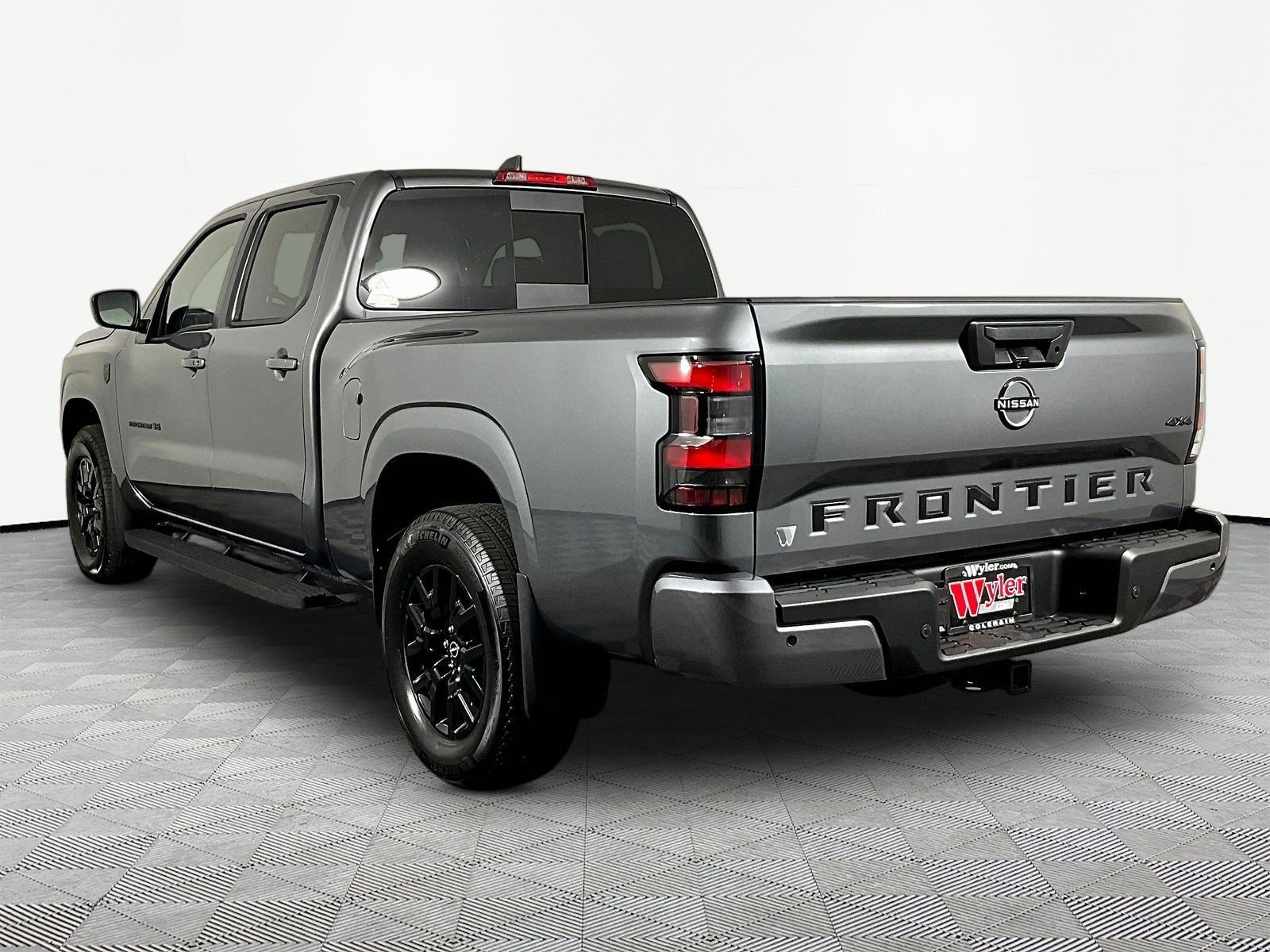 New 2027 Nissan Frontier SV w/ SV Convenience Package AWD/4WD image 4