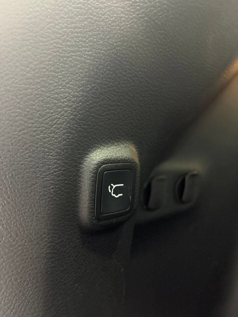 Used 2021 Jeep Cherokee Limited AWD/4WD image 44