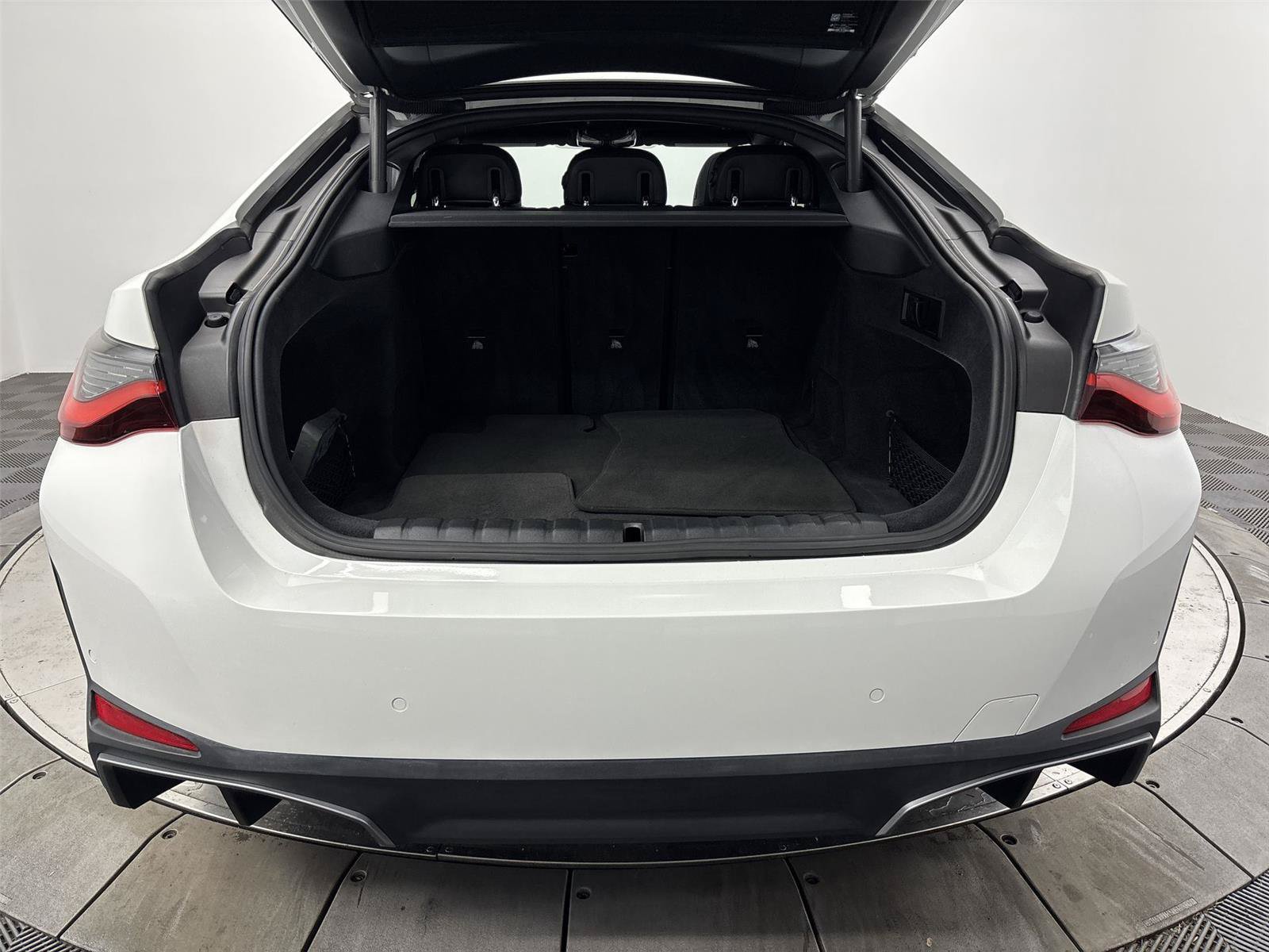 Used 2023 BMW i4 eDrive35 RWD image 21