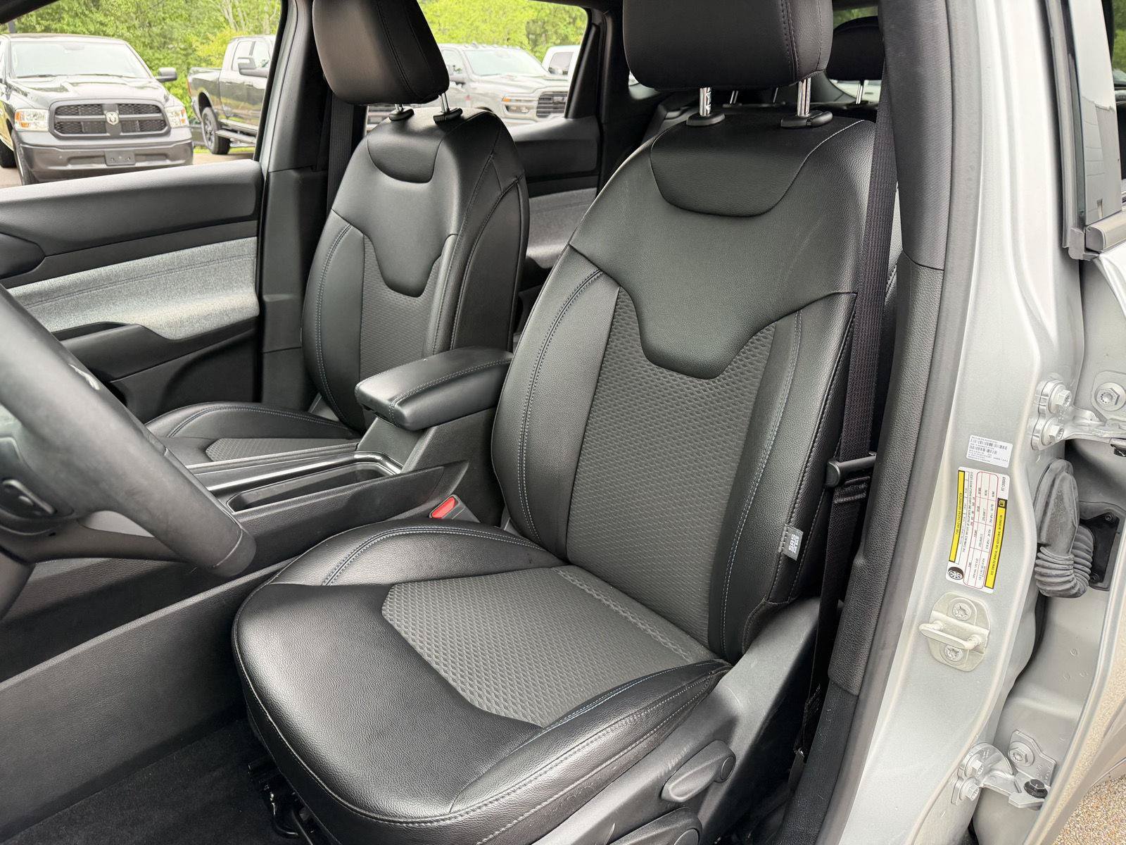 Certified 2024 Jeep Compass Latitude AWD/4WD image 16
