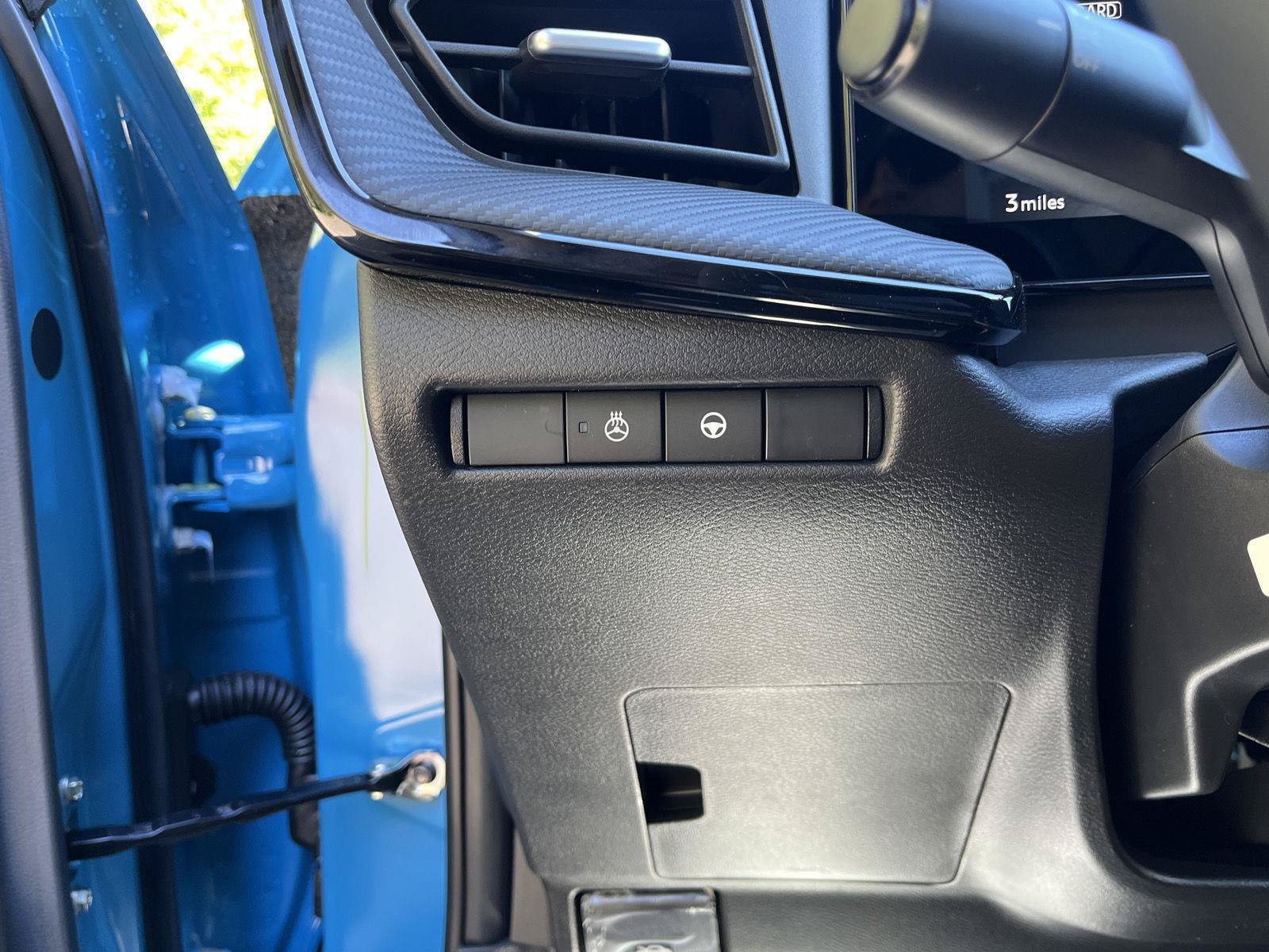 New 2027 Nissan Kicks SR AWD/4WD image 30