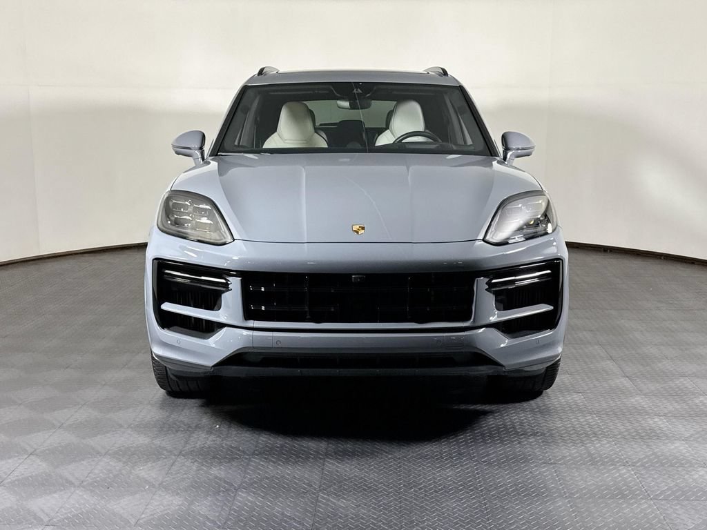 Certified 2024 Porsche Cayenne Turbo AWD/4WD image 10