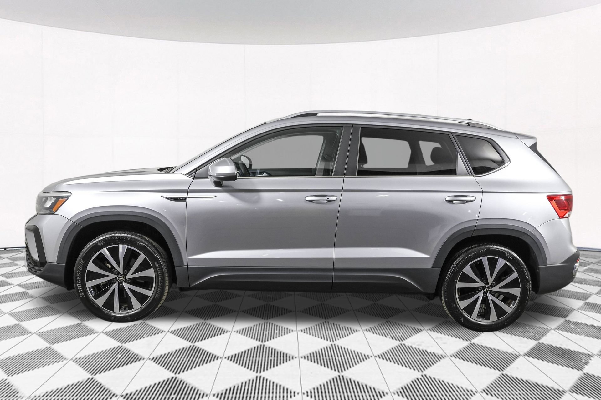 Used 2022 Volkswagen Taos SE AWD/4WD image 18